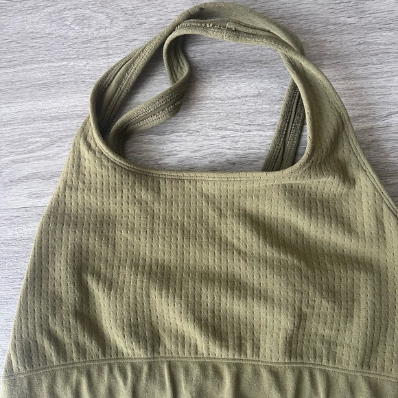 Fabletics  Green Sculptknit Sports Bra Size Medium - Picture 4 of 6